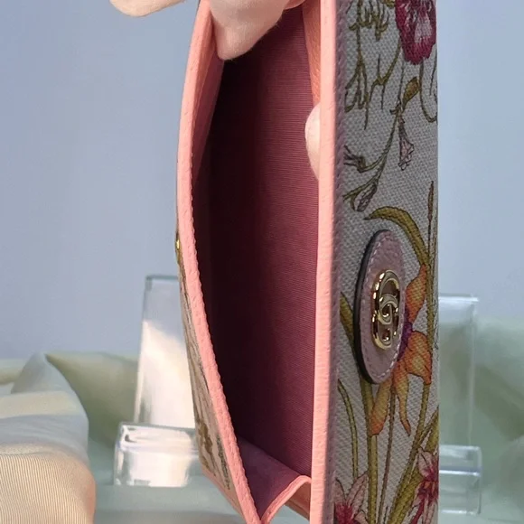 LIMITED EDITION GUCCI FLORAL WALLET New Condition—Giftable - Picture 9 of 12
